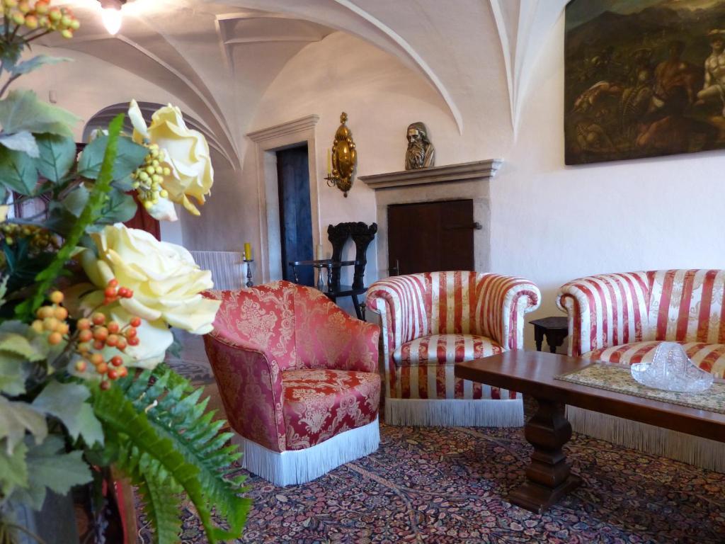 Apartments Schloss Paschbach Appiano Sulla Strada Del Vino Bagian luar foto