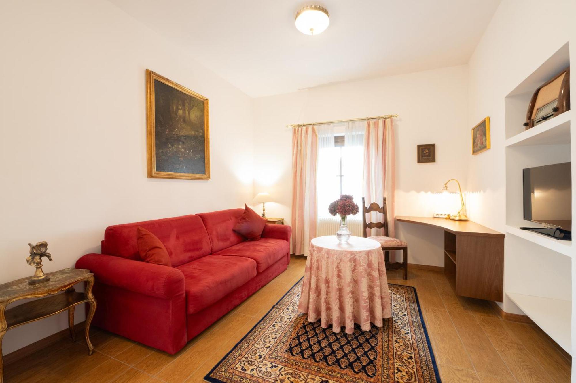 Apartments Schloss Paschbach Appiano Sulla Strada Del Vino Bagian luar foto