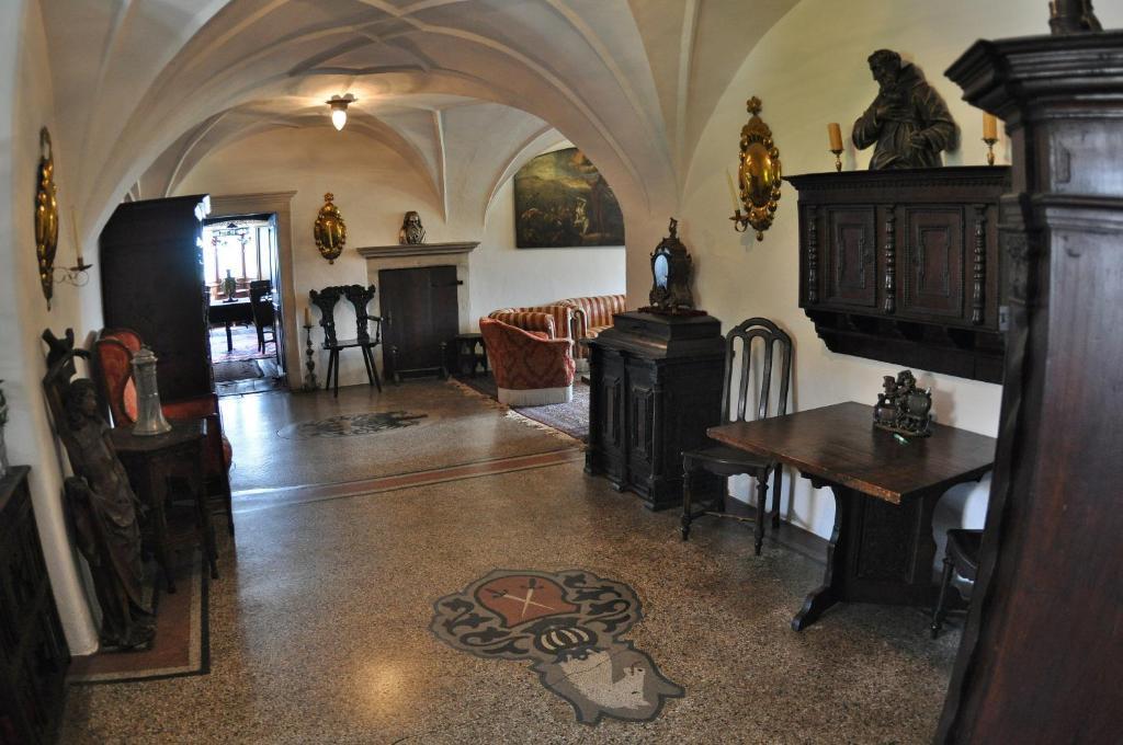Apartments Schloss Paschbach Appiano Sulla Strada Del Vino Bagian luar foto