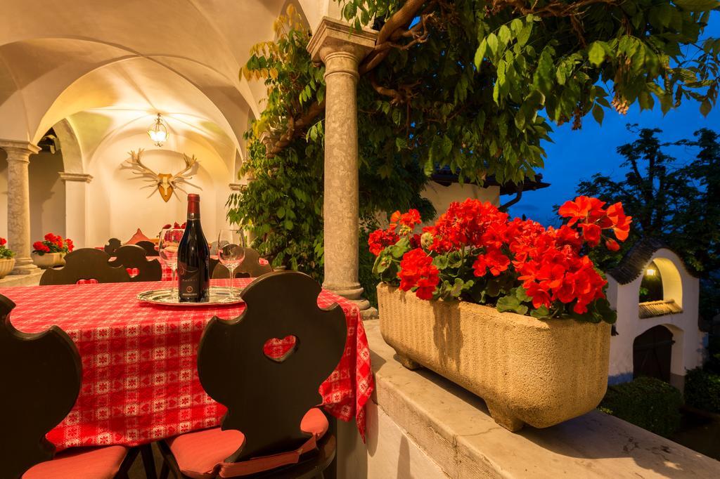 Apartments Schloss Paschbach Appiano Sulla Strada Del Vino Bagian luar foto