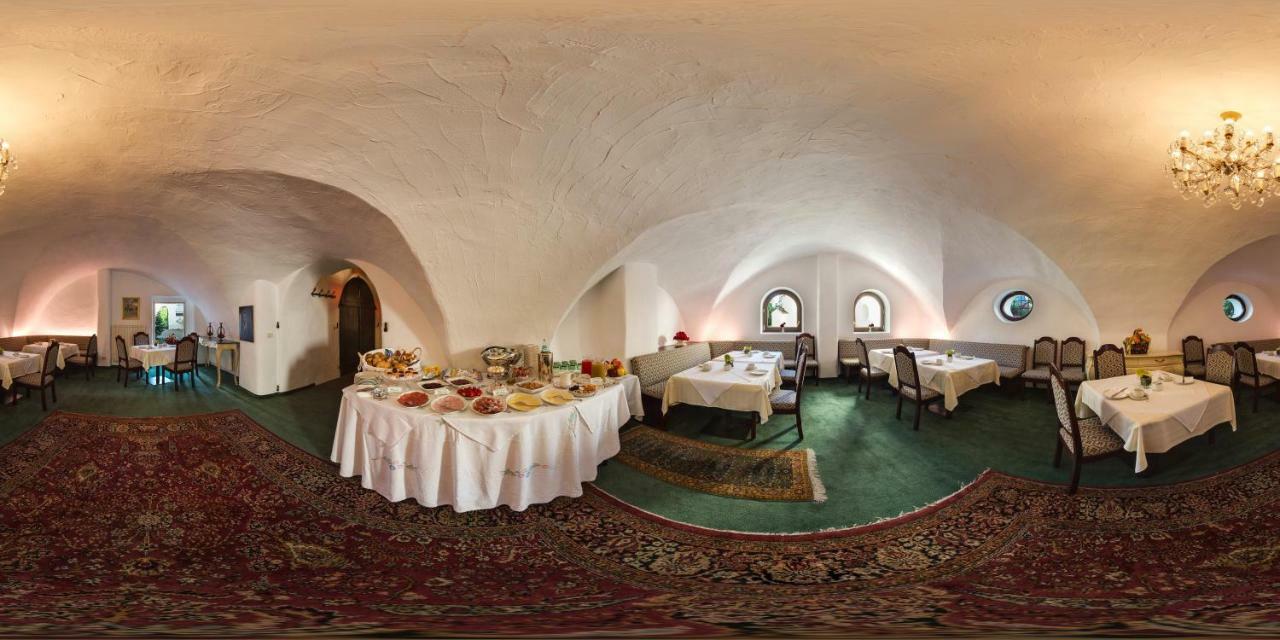 Apartments Schloss Paschbach Appiano Sulla Strada Del Vino Bagian luar foto